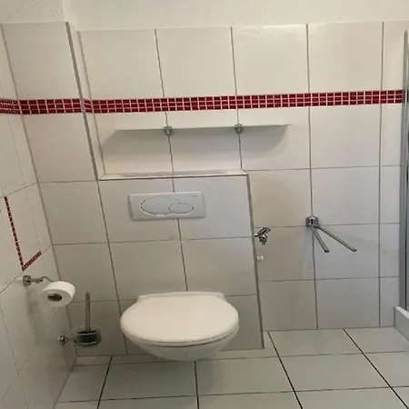 Gemuetliche Doppelhaushaelfte In * Лубмин