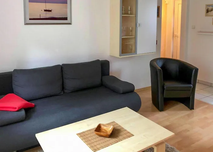 Semi-detached House, בית נופש לובמין