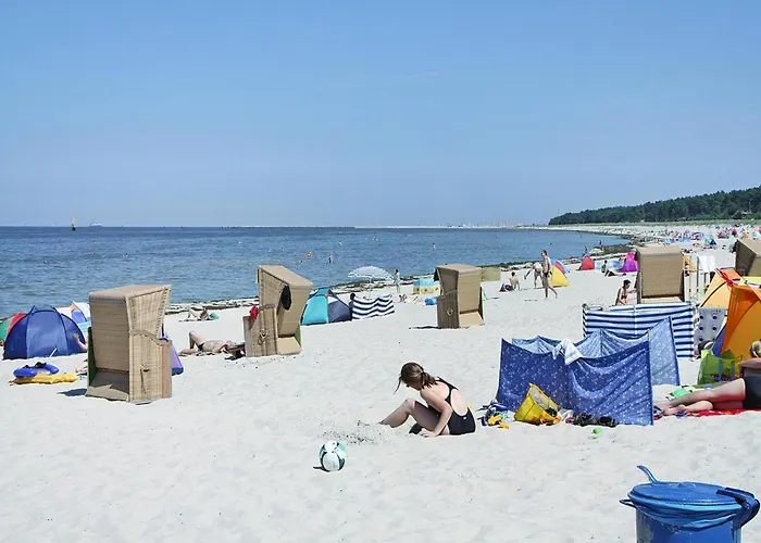 Semi-detached House, * לובמין